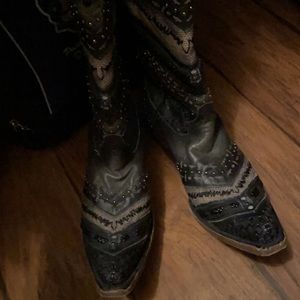 Coral boots never worn